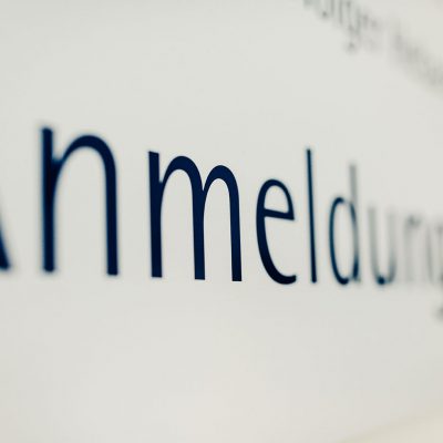 Kontakt | Prof. Dr. med. Holger Hebart - Header